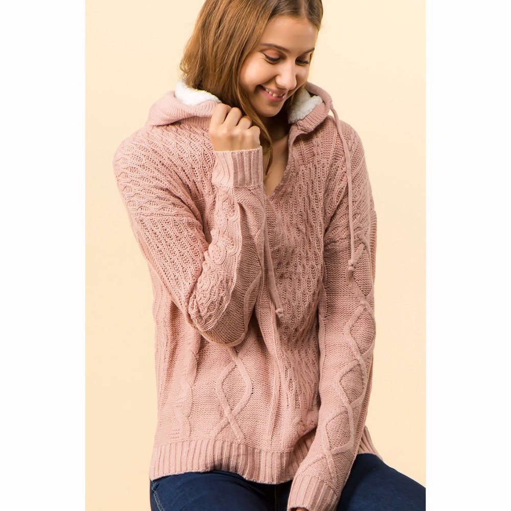 MIXED CABLE SWEATER WITH SHERPA HOODIE